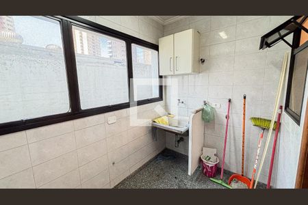 Apartamento à venda com 150m², 3 quartos e 2 vagas Apartamento à venda com 150m², 3 quartos e 2 vagasÁrea de Serviço