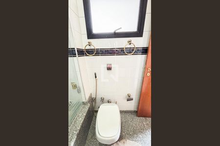 Apartamento à venda com 150m², 3 quartos e 2 vagas Apartamento à venda com 150m², 3 quartos e 2 vagasBanheiro da Suíte 1