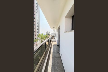 Apartamento à venda com 150m², 3 quartos e 2 vagas Apartamento à venda com 150m², 3 quartos e 2 vagasVaranda Suite 1