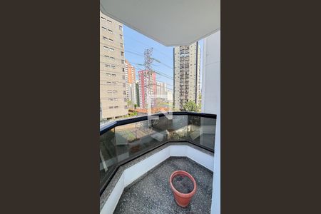 Apartamento à venda com 150m², 3 quartos e 2 vagas Apartamento à venda com 150m², 3 quartos e 2 vagasVaranda Sala
