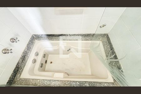 Apartamento à venda com 150m², 3 quartos e 2 vagas Apartamento à venda com 150m², 3 quartos e 2 vagasBanheiro da Suíte 1