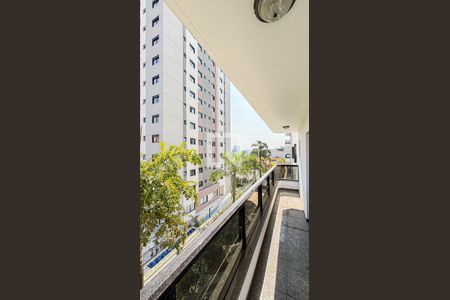 Apartamento à venda com 150m², 3 quartos e 2 vagas Apartamento à venda com 150m², 3 quartos e 2 vagasVaranda Suite 1