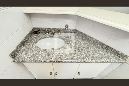 Apartamento à venda com 150m², 3 quartos e 2 vagas Apartamento à venda com 150m², 3 quartos e 2 vagasBanheiro da Suíte 2