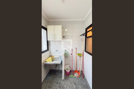 Apartamento à venda com 150m², 3 quartos e 2 vagas Apartamento à venda com 150m², 3 quartos e 2 vagasÁrea de Serviço
