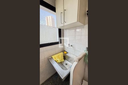 Apartamento à venda com 150m², 3 quartos e 2 vagas Apartamento à venda com 150m², 3 quartos e 2 vagasÁrea de Serviço