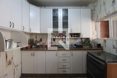 Apartamento à venda com 130m², 4 quartos e 2 vagasCozinha