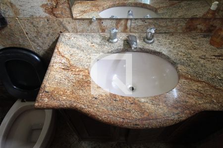 Apartamento à venda com 130m², 4 quartos e 2 vagasBanheiro da Suite