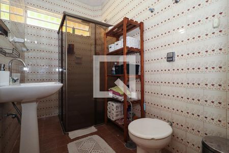 Casa à venda com 171m², 3 quartos e 2 vagasBanheiro