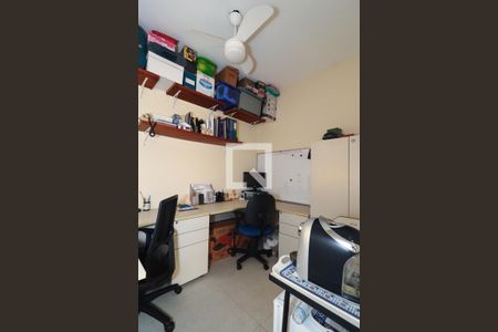 Casa à venda com 171m², 3 quartos e 2 vagasQuarto de Serviço