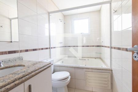 Apartamento para alugar com 101m², 4 quartos e 2 vagas Apartamento para alugar com 101m², 4 quartos e 2 vagasBanheiro da Suíte