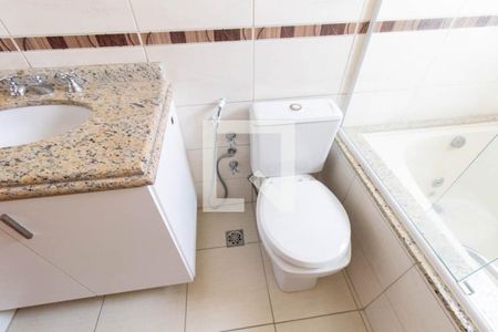 Apartamento para alugar com 101m², 4 quartos e 2 vagas Apartamento para alugar com 101m², 4 quartos e 2 vagasBanheiro da Suíte