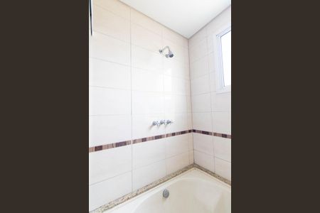 Apartamento para alugar com 101m², 4 quartos e 2 vagas Apartamento para alugar com 101m², 4 quartos e 2 vagasBanheiro da Suíte