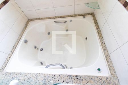 Apartamento para alugar com 101m², 4 quartos e 2 vagas Apartamento para alugar com 101m², 4 quartos e 2 vagasBanheiro da Suíte