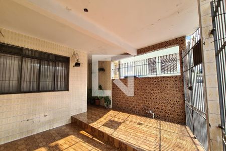 Casa à venda com 100m², 2 quartos e 2 vagas Casa à venda com 100m², 2 quartos e 2 vagasGaragem