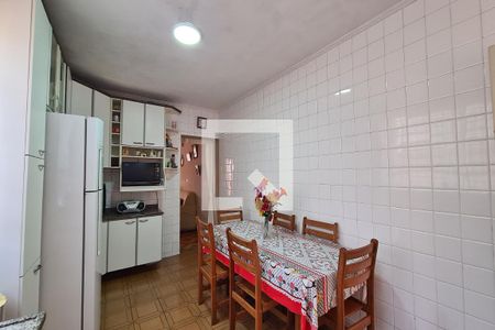 Casa à venda com 100m², 2 quartos e 2 vagas Casa à venda com 100m², 2 quartos e 2 vagasCozinha