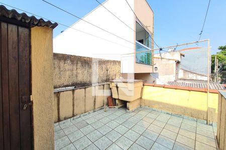 Casa à venda com 100m², 2 quartos e 2 vagas Casa à venda com 100m², 2 quartos e 2 vagasQuintal