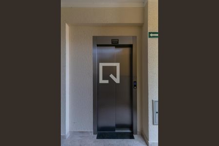 Apartamento à venda com 42m², 2 quartos e sem vaga Apartamento à venda com 42m², 2 quartos e sem vagaÁrea Comum - Elevador