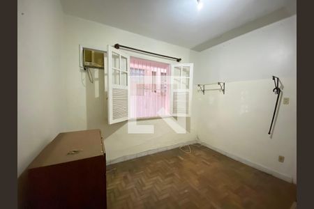 Casa à venda com 200m², 6 quartos e 3 vagas Casa à venda com 200m², 6 quartos e 3 vagasQuarto 3