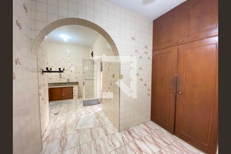 Casa à venda com 200m², 6 quartos e 3 vagas Casa à venda com 200m², 6 quartos e 3 vagasCozinha