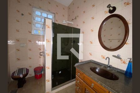 Casa à venda com 200m², 6 quartos e 3 vagas Casa à venda com 200m², 6 quartos e 3 vagasBanheiro
