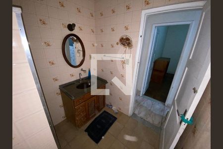 Casa à venda com 200m², 6 quartos e 3 vagas Casa à venda com 200m², 6 quartos e 3 vagasBanheiro