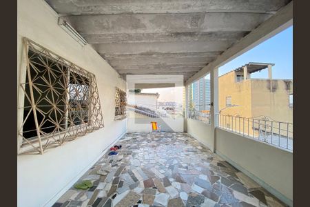 Casa à venda com 200m², 6 quartos e 3 vagas Casa à venda com 200m², 6 quartos e 3 vagasVaranda casa 2