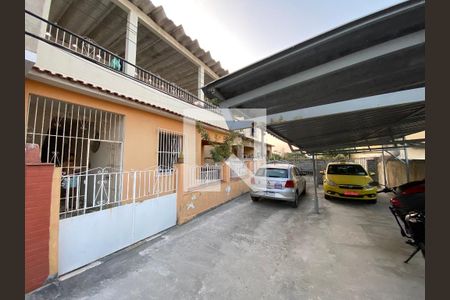 Casa à venda com 200m², 6 quartos e 3 vagas Casa à venda com 200m², 6 quartos e 3 vagasGaragem