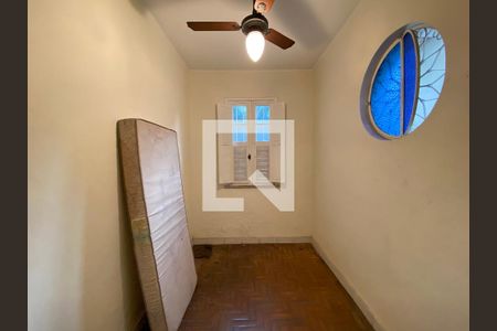 Casa à venda com 200m², 6 quartos e 3 vagas Casa à venda com 200m², 6 quartos e 3 vagasQuarto 2
