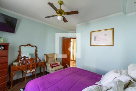 Casa à venda com 338m², 4 quartos e 4 vagas Casa à venda com 338m², 4 quartos e 4 vagasSuíte 1