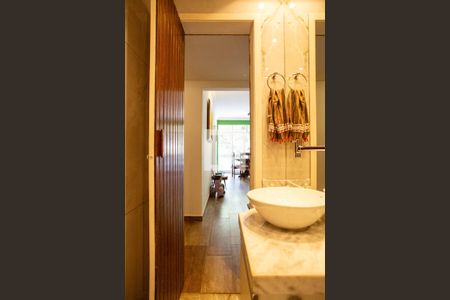 Apartamento à venda com 238m², 4 quartos e 1 vaga Apartamento à venda com 238m², 4 quartos e 1 vagaLavabo