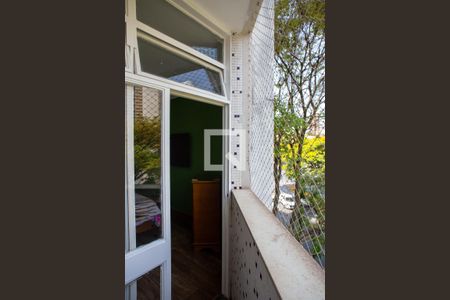 Apartamento à venda com 238m², 4 quartos e 1 vaga Apartamento à venda com 238m², 4 quartos e 1 vagaVaranda