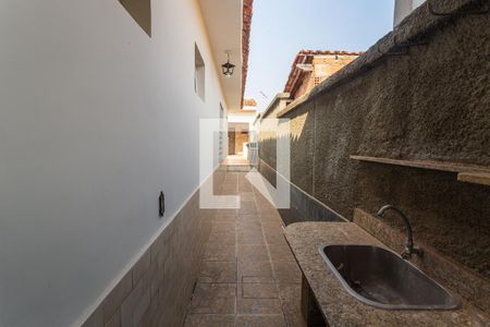 Casa à venda com 299m², 5 quartos e 4 vagasCorredor de Acesso