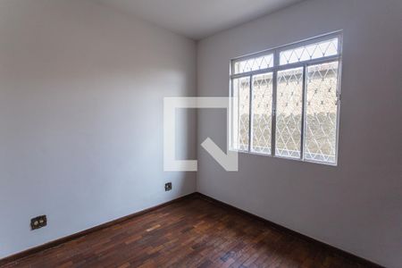 Casa à venda com 299m², 5 quartos e 4 vagasQuarto 2