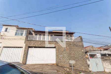 Casa à venda com 299m², 5 quartos e 4 vagasFachada