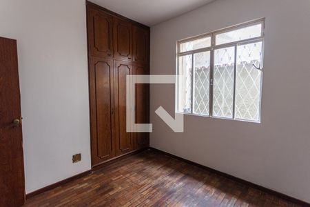 Casa à venda com 299m², 5 quartos e 4 vagasQuarto 3