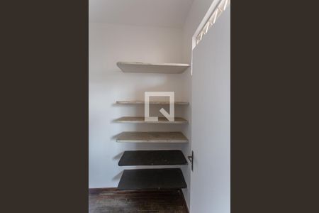 Casa à venda com 299m², 5 quartos e 4 vagasDespensa