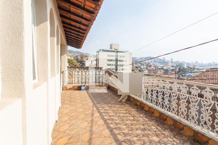 Casa à venda com 299m², 5 quartos e 4 vagasAlpendre