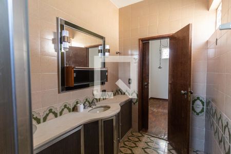 Casa à venda com 299m², 5 quartos e 4 vagasBanheiro da Suíte 1