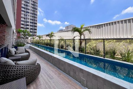 Studio à venda com 27m², 1 quarto e sem vagaÁrea comum - Piscina