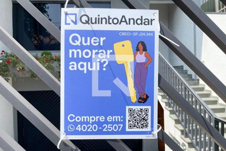 Casa à venda com 228m², 3 quartos e 5 vagas Casa à venda com 228m², 3 quartos e 5 vagasFachada