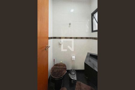 Casa à venda com 228m², 3 quartos e 5 vagas Casa à venda com 228m², 3 quartos e 5 vagasLavabo
