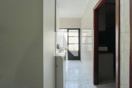Casa à venda com 228m², 3 quartos e 5 vagas Casa à venda com 228m², 3 quartos e 5 vagasÁrea de Serviço