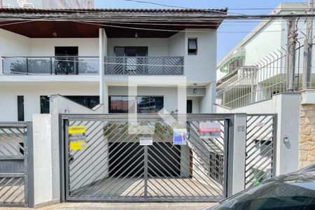 Casa à venda com 228m², 3 quartos e 5 vagas Casa à venda com 228m², 3 quartos e 5 vagasFachada