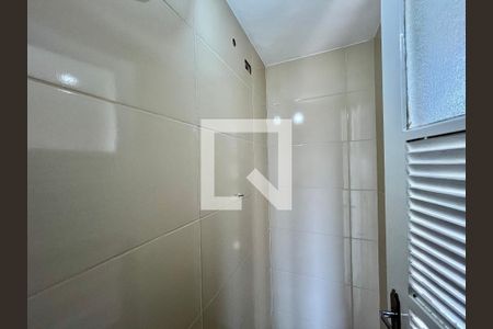 Apartamento à venda com 75m², 2 quartos e 1 vagaÁrea de serviço - Banheiro 