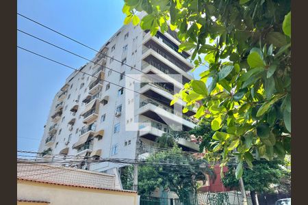 Apartamento à venda com 75m², 2 quartos e 1 vagaFachada