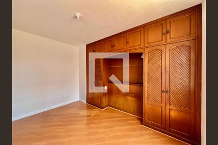Apartamento à venda com 75m², 2 quartos e 1 vagaSuíte 
