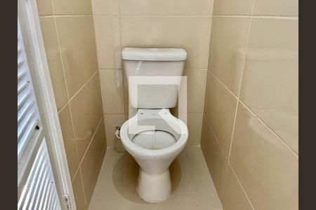 Apartamento à venda com 75m², 2 quartos e 1 vagaÁrea de serviço - Banheiro 