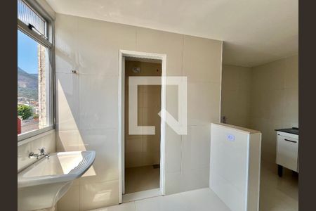 Apartamento à venda com 75m², 2 quartos e 1 vagaÁrea de serviço - Banheiro 