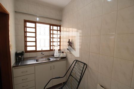 Casa à venda com 216m², 3 quartos e 2 vagasÁrea de Serviço