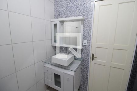 Casa à venda com 216m², 3 quartos e 2 vagasBanheiro